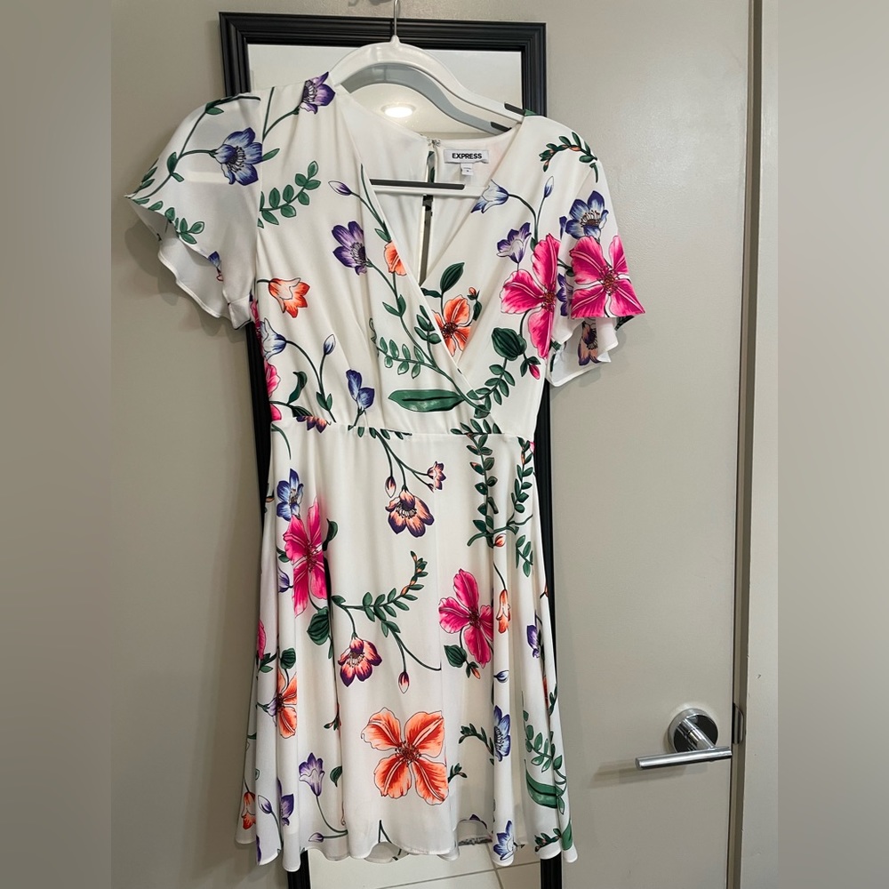Express, White Floral Dress